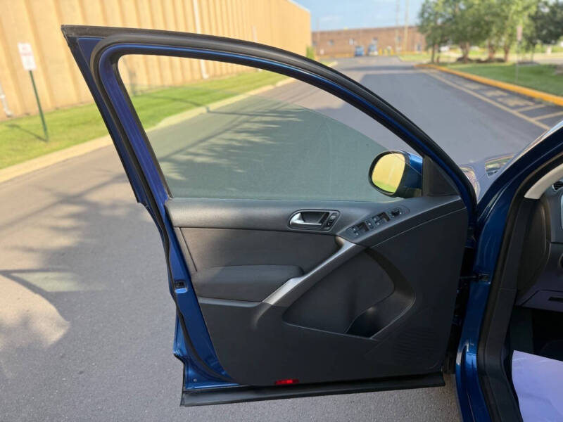 2009 Volkswagen Tiguan SE 4Motion