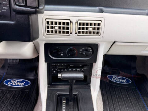 1990 Ford Mustang