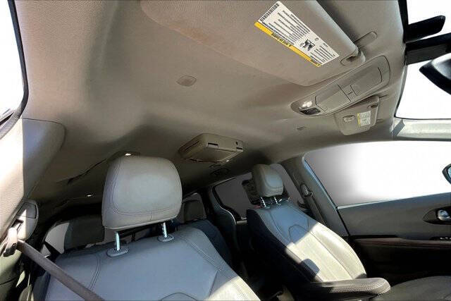 2017 Chrysler Pacifica Touring-L