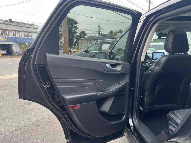 2022 Ford Escape SEL