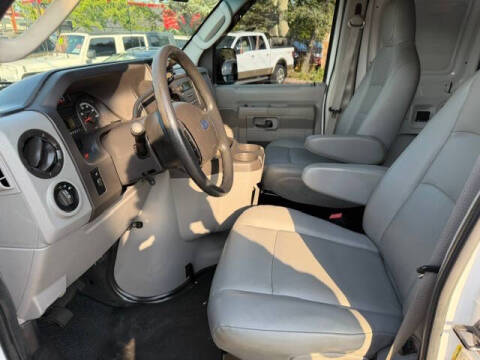 2013 Ford E-Series E-350 SD