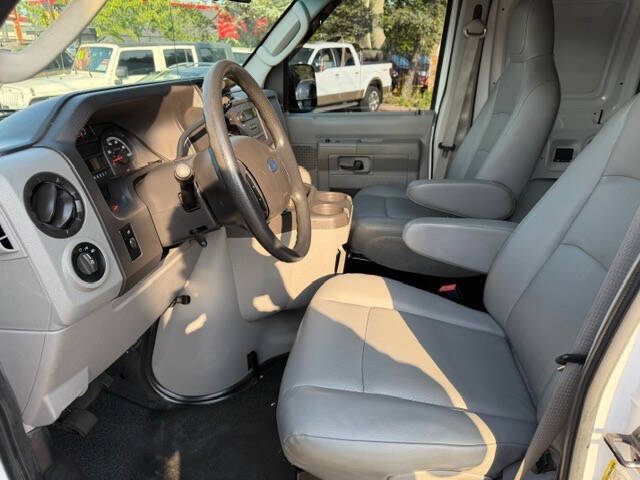 2013 Ford E-Series E-350 SD