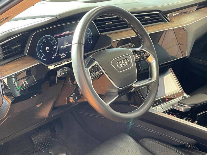 2019 Audi e-tron quattro Prestige