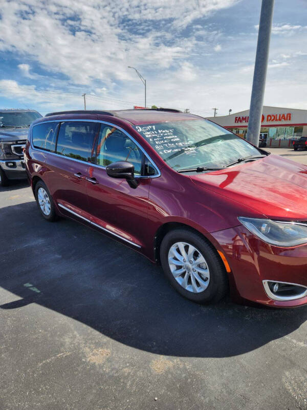 2017 Chrysler Pacifica Touring Plus