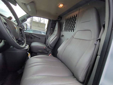 2025 Chevrolet Express 2500