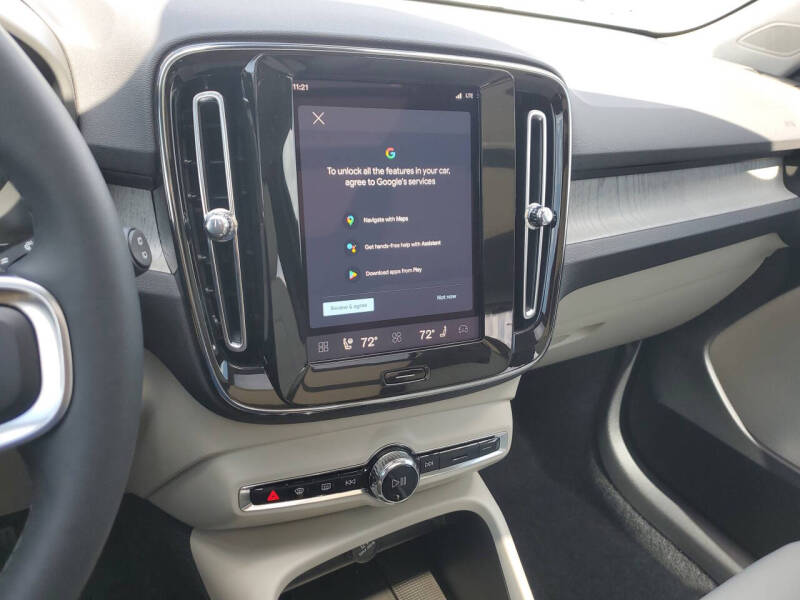 2026 Volvo XC40 B4 Plus