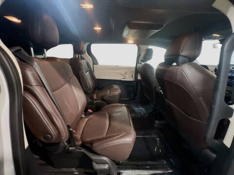 2021 Toyota Sienna Platinum 7-Passenger