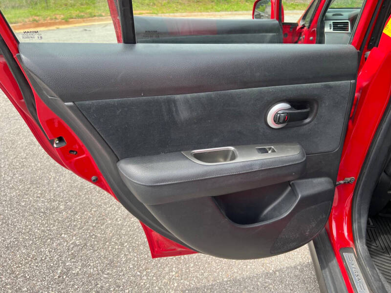 2011 Nissan Versa 1.8 SL