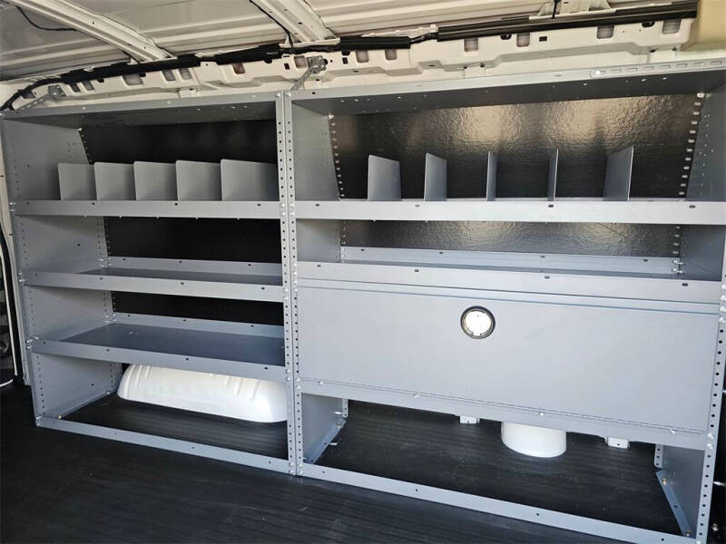 2025 Chevrolet Express 2500