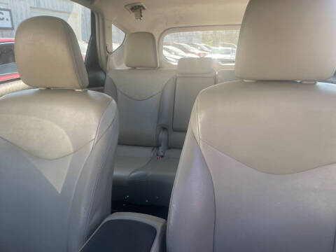 2013 Toyota Prius v Five