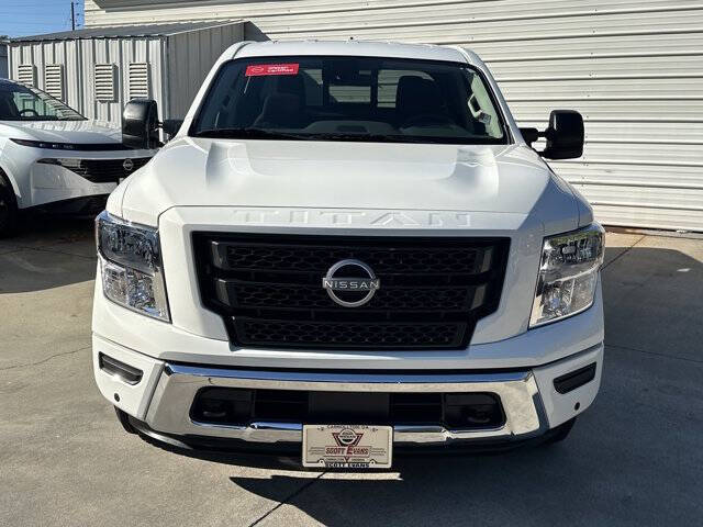 2024 Nissan Titan SV