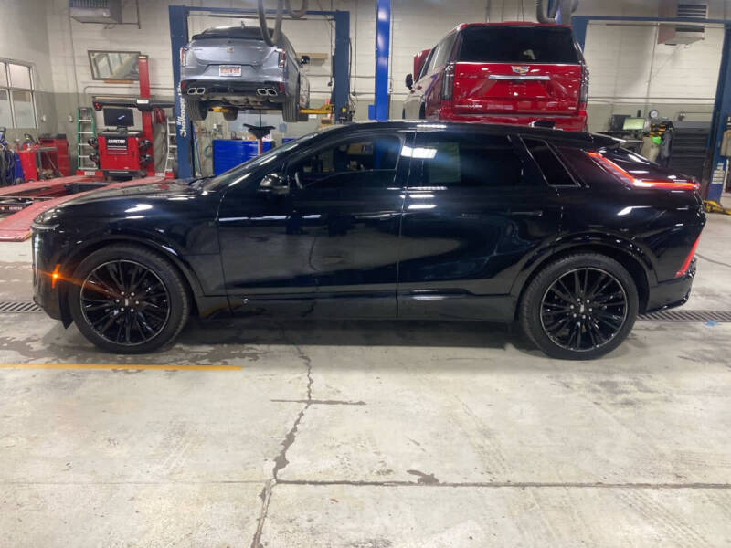 2024 Cadillac LYRIQ Luxury 1