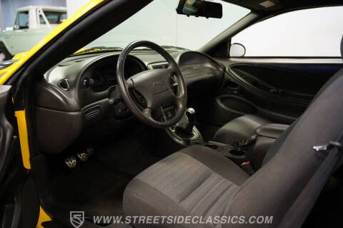 2004 Ford Mustang GT Deluxe