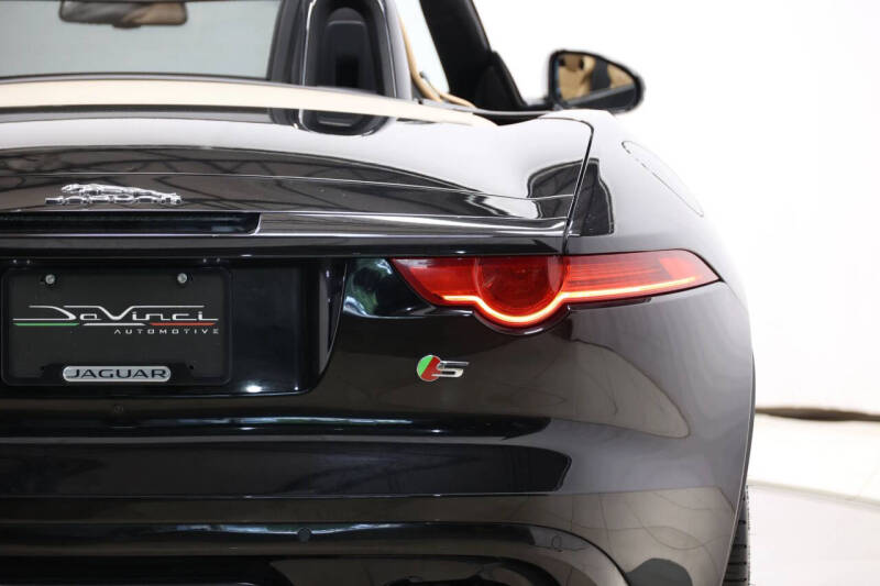2014 Jaguar F-TYPE V8 S