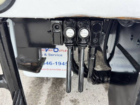 2017 Freightliner M2 106