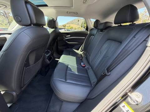 2022 Audi e-tron quattro Premium Plus