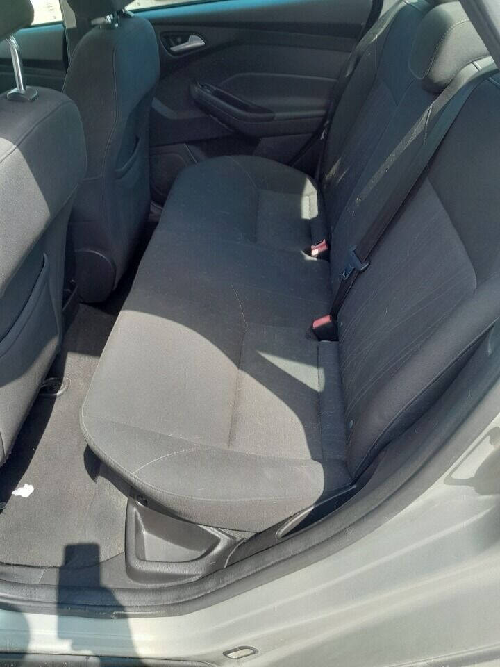 2015 Ford Focus Sedan - $4,950