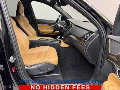 2017 Volvo XC90 T6 Momentum