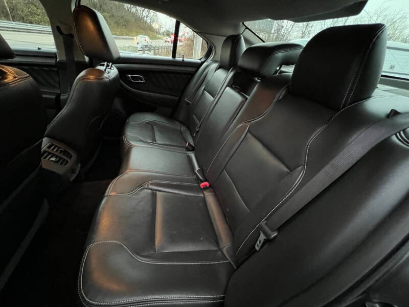 2012 Ford Taurus SEL