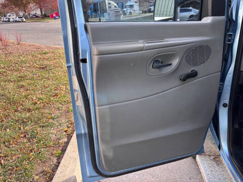 2005 Ford E-Series E-350 SD