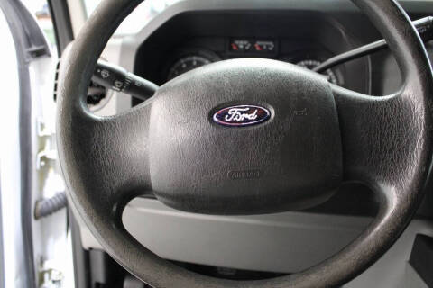 2013 Ford E-Series E-350 SD