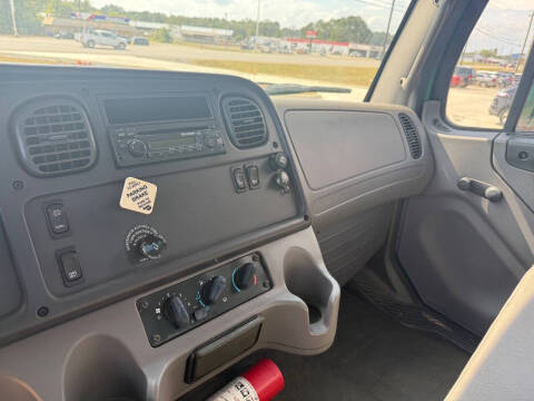 2014 Freightliner M2 106