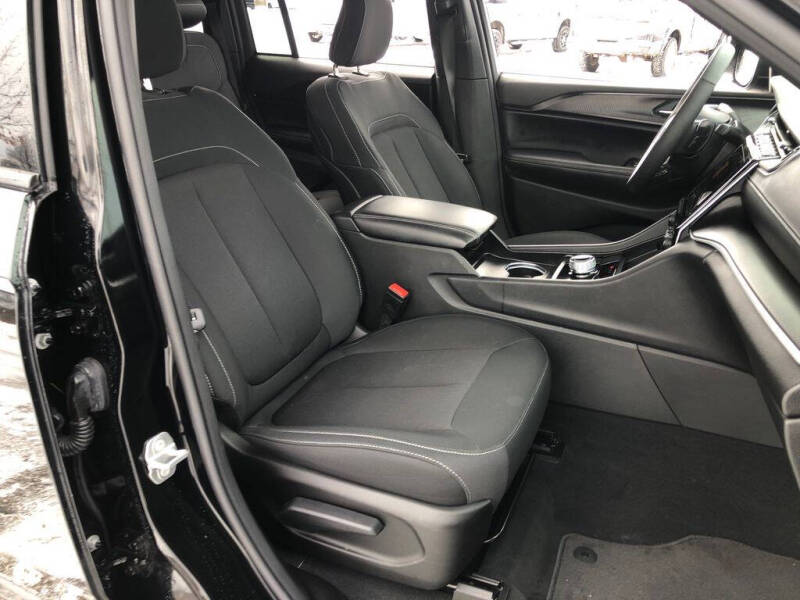 2024 Jeep Grand Cherokee Laredo