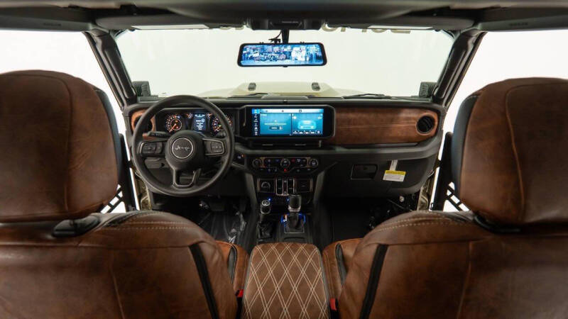 2025 Jeep Gladiator NightHawk