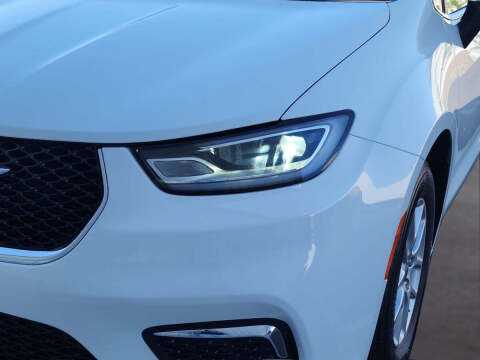 2023 Chrysler Pacifica Touring