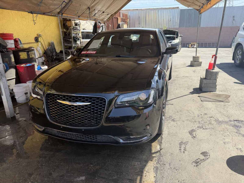 2017 Chrysler 300