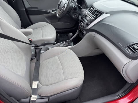 2016 Hyundai Accent SE