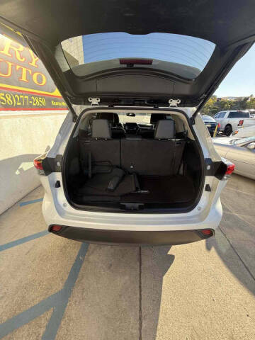 2023 Toyota Highlander Hybrid XLE