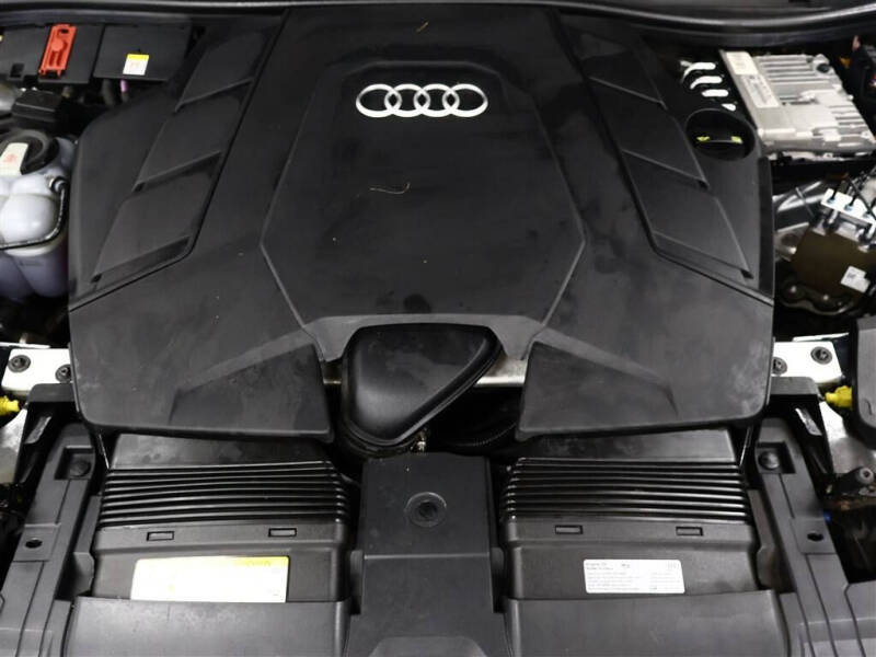 2019 Audi Q8 quattro Premium Plus 55 TFSI