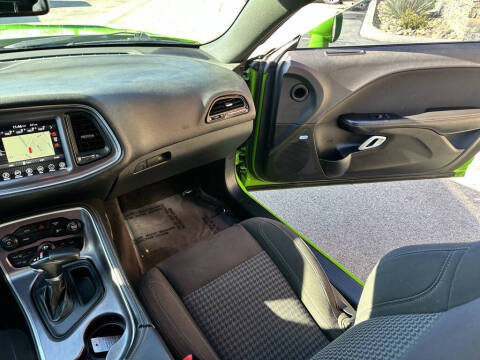 2017 Dodge Challenger SXT