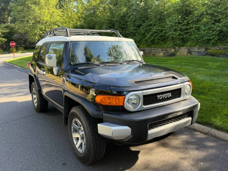 2014 Toyota FJ Cruiser Base's photo