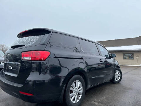 2015 Kia Sedona L