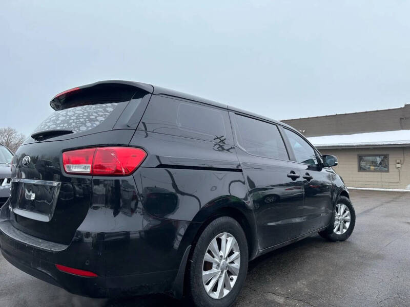 2015 Kia Sedona L