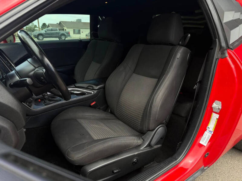 2015 Dodge Challenger SXT