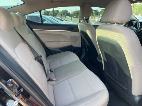 2020 Hyundai Elantra SE