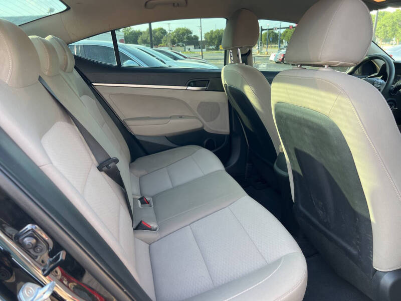 2020 Hyundai Elantra SE