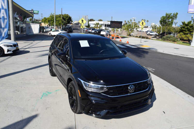 2023 Volkswagen Tiguan SE R-Line Black