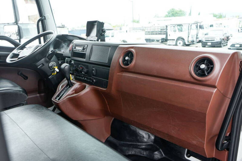 2025 Hino L6