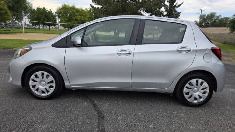 2015 Toyota Yaris 5-Door LE