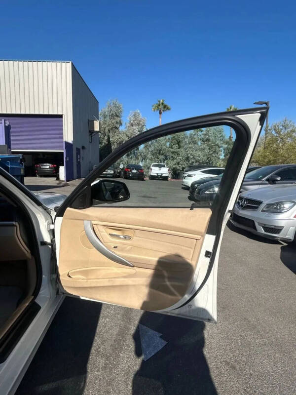 2012 BMW 3 Series 328i