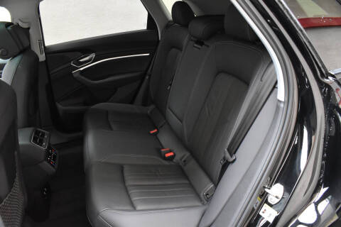 2021 Audi e-tron quattro Premium