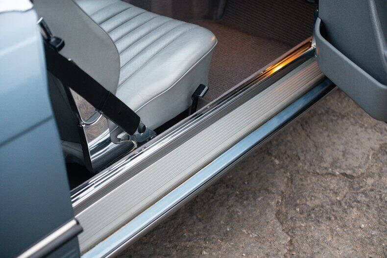 1986 Mercedes-Benz 560-Class 560 SL