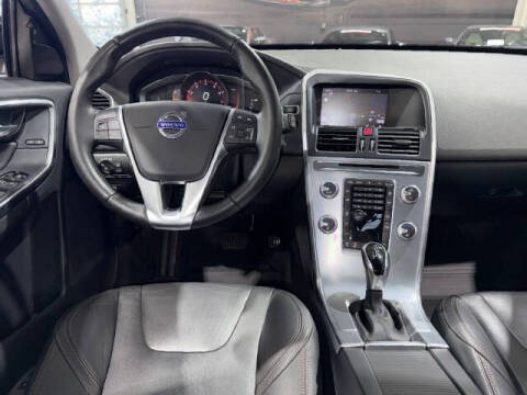 2017 Volvo XC60 T6 Dynamic