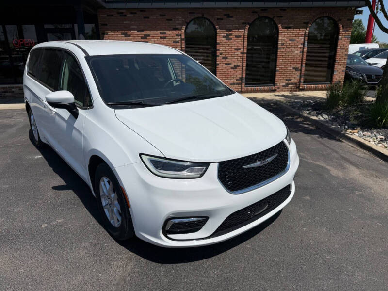 2023 Chrysler Pacifica Touring L