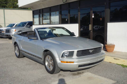 2005 Ford Mustang V6 Deluxe