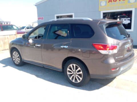 2015 Nissan Pathfinder SV